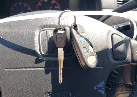 2000 Honda Cr-V Special Edition z USA, uszkodzony, nr VIN JHLRD1877YC032976